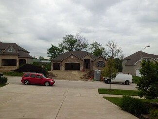 1N381 Chapel Hill Ct, Carol Stream, IL 60188