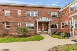 87-24 Marengo St Unit 2B, Hollis, NY 11423