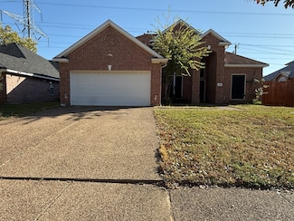 117 Hanover St, Grand Prairie, TX 75052