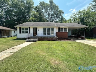 816 Giles Dr NE, Huntsville, AL 35801