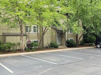 400 New River Rd Unit 706, Manville, RI 02838