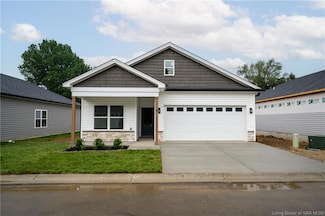 4 Cedargrove Ln, Jeffersonville, IN 47130