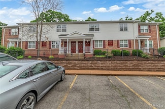 9179 N Swan Cir, Saint Louis, MO 63144