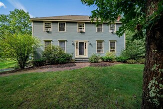 69 Cambridge Rd, Hampstead, NH 03841