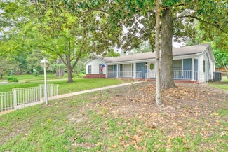 1422 21st St, Huntsville, TX 77340