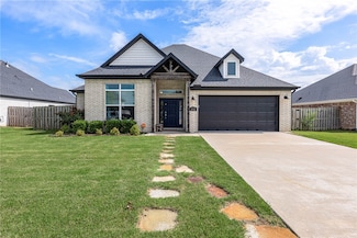 1902 W Gilligan Ave, Rogers, AR 72758
