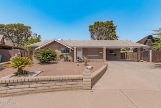 8233 N 39th Dr, Phoenix, AZ 85051