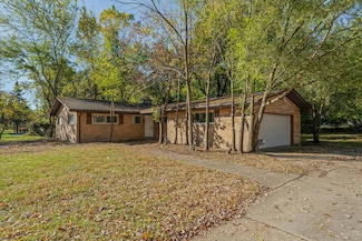 26261 La Muera St, Farmington Hills, MI 48334