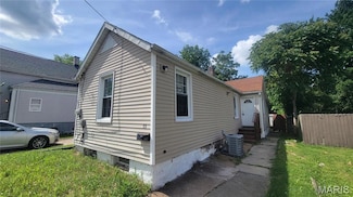 155 E Etta Ave, Saint Louis, MO 63125