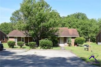 1005 Morningside Dr, Perry, GA 31069