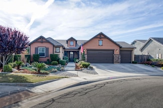 3082 Robinwood Ave, Clovis, CA 93619