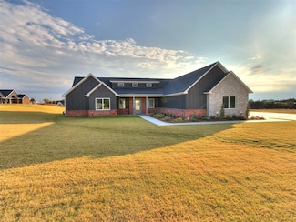 4501 Raymond Ln, Guthrie, OK 73044