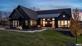 4477 Woodland Dr, Bettendorf, IA 52722
