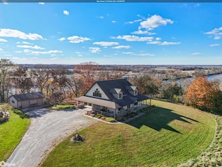 31672 245th St, Bonaparte, IA 52620