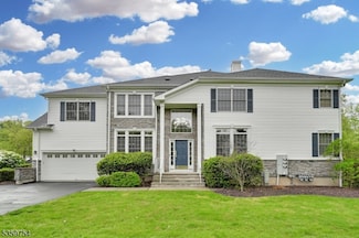 14 Bovensiepen Ct, Roseland, NJ 07068
