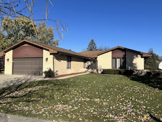 2653 N Bradford Dr, Arlington Heights, IL 60004