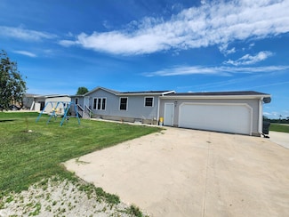 205 Pennsylvania Ave, Postville, IA 52162