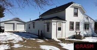 420 3rd St, Nicollet, MN 56074