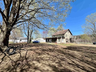 918 Old Claremont Rd, Charlestown, NH 03603