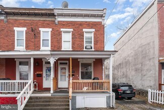 1613 Carnation St, Harrisburg, PA 17103