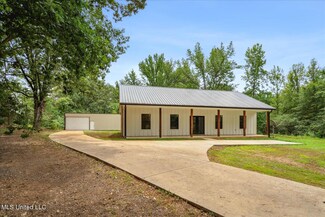 364 Cedar Crest Dr, Coldwater, MS 38618