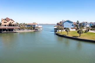 1818 Tiki Dr, Tiki Island, TX 77554