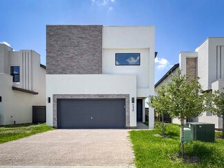 530 Silvana Dr, Laredo, TX 78045
