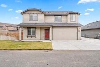 2227 W 45th Ave, Kennewick, WA 99337