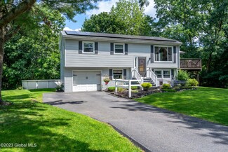 228 Newport Ct, Voorheesville, NY 12186