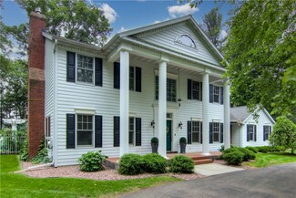 3736 Forest Knoll Dr, Eau Claire, WI 54701