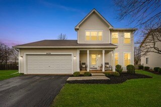 2428 Smithfield Ct, Aurora, IL 60503
