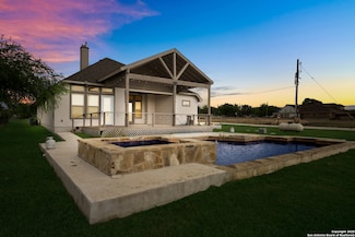 212 Ferryboat Ln, New Braunfels, TX 78130