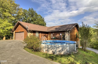646 Parton Hollow Rd, Sevierville, TN 37876
