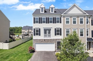 13 Roosevelt Dr, McKees Rocks, PA 15136