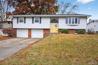 521 Norwich Dr, Saint Charles, MO 63301