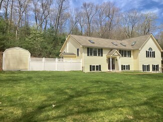 15 Oxbow Rd, North Oxford, MA 01537