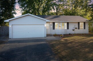 1320 Carriage Hills Dr S, Cambridge, MN 55008