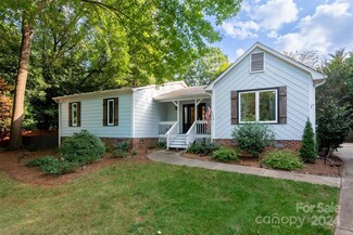 1316 Wandering Way Dr, Charlotte, NC 28226