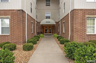 1505 S Old Highway 94 Unit 205, Saint Charles, MO 63303