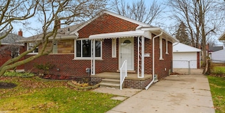 21225 Bon Brae St, Saint Clair Shores, MI 48081
