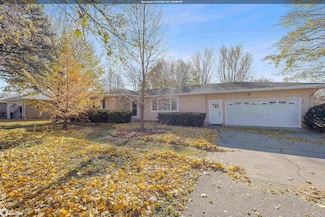 235 W Bosworth St, Manly, IA 50456