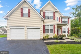 83 Fox Hollow Cir, Pottstown, PA 19464