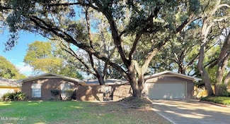 304 Fairview Dr, Biloxi, MS 39531