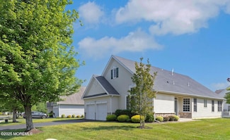 41 Redwood Dr, Asbury Park, NJ 07712