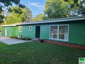 3728 Elmdale Ave, Sioux City, IA 51103