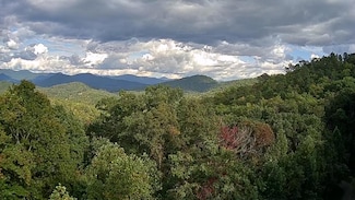 15 Saldeer Mountain Rd, Franklin, NC 28734
