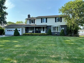 305 Southridge Dr, Rochester, NY 14626
