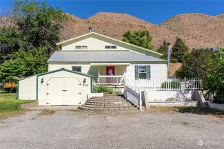 228 Beach St, Pateros, WA 98846