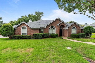 808 Shady Glen Ct, Fort Worth, TX 76120