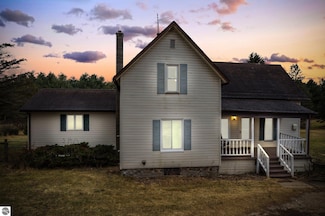 4337 E Sylvan Rd, Evart, MI 49631